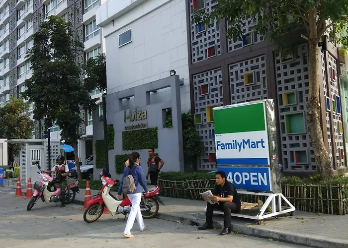 Savi Deluxe 3 Nr Piyavet Hospital * バンコク都