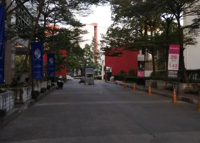 Savi Deluxe 3 Nr Piyavet Hospital アパート *