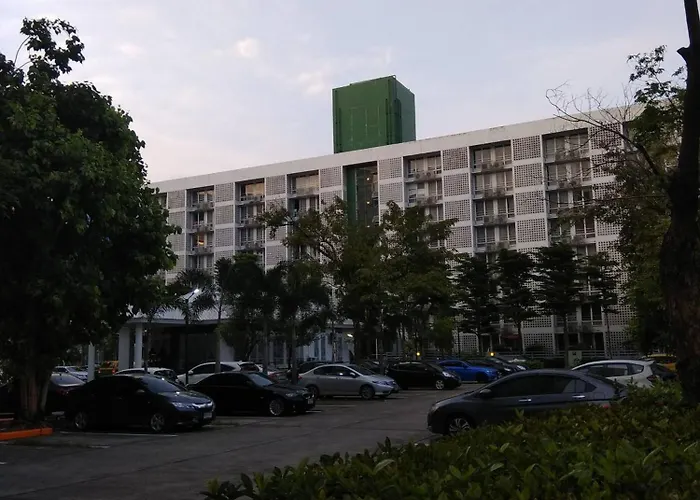 Savi Deluxe 3 Nr Piyavet Hospital アパート バンコク都